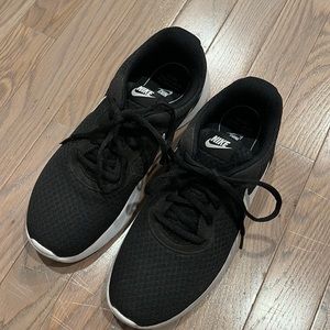 Nike Black Sneakers